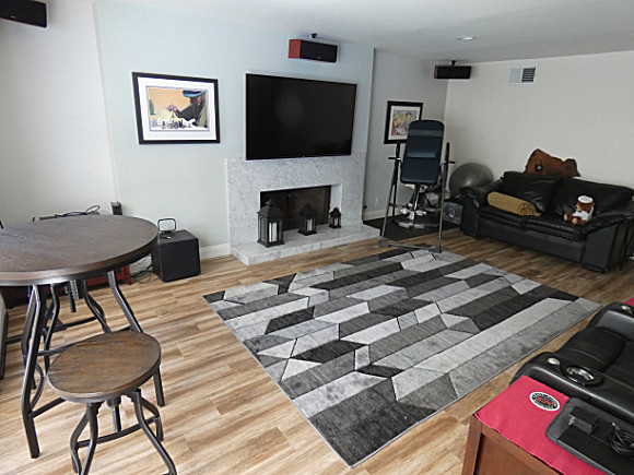 Family Room - 